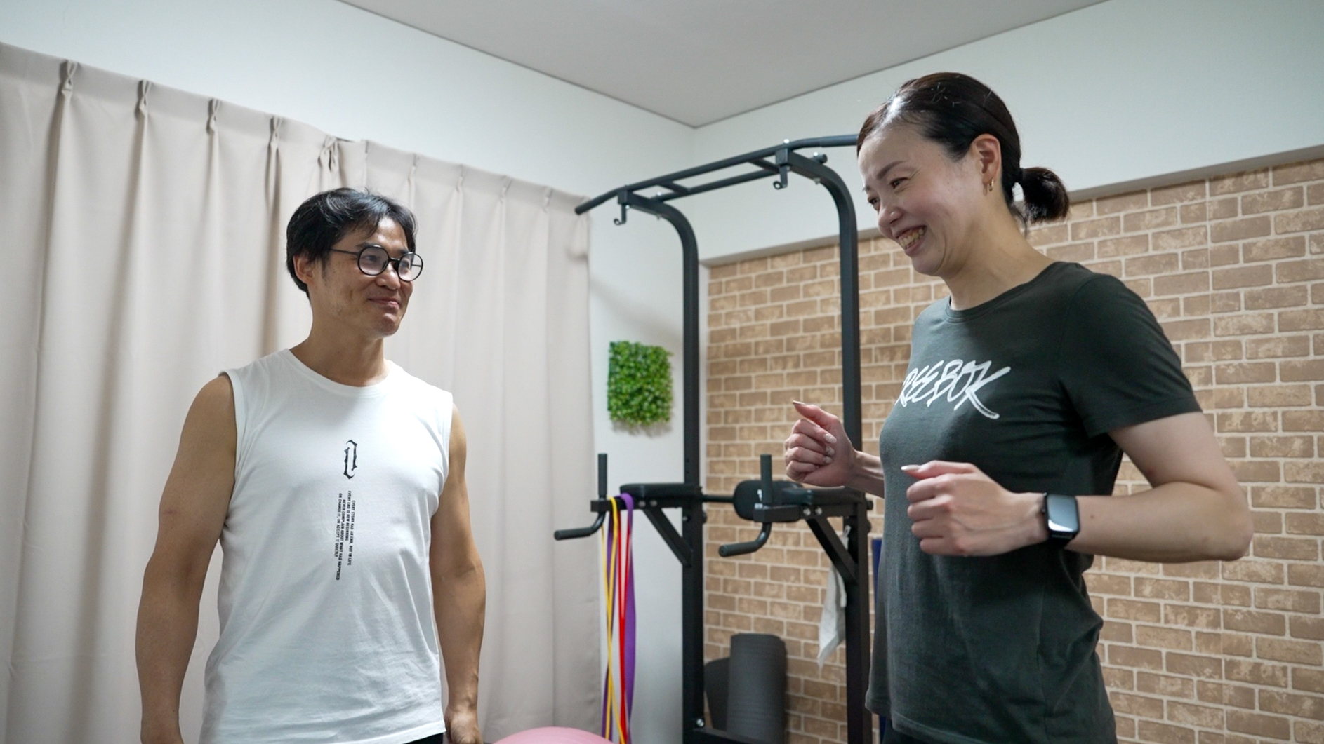 姿勢改善をマンツーマンサポート！ | 大阪府吹田のパーソナルジムならパーソナルトレーニングジムHAGURUMA